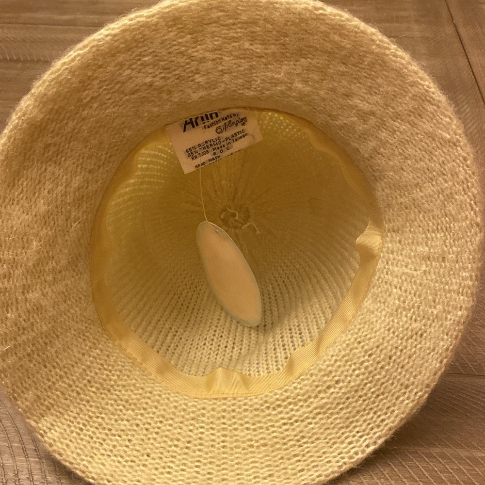 NWT Vintage Arlin Cream Acrylic Knit Hat - Picture 5 of 7